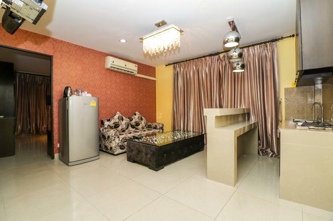 Oyo 131 Griebs Inn Pattaya Eksteriør bilde